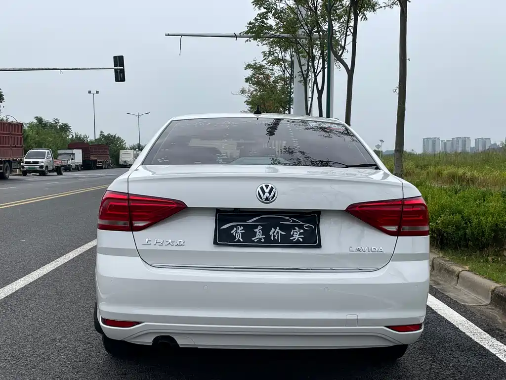 Volkswagen Lavida — миниатюра 5