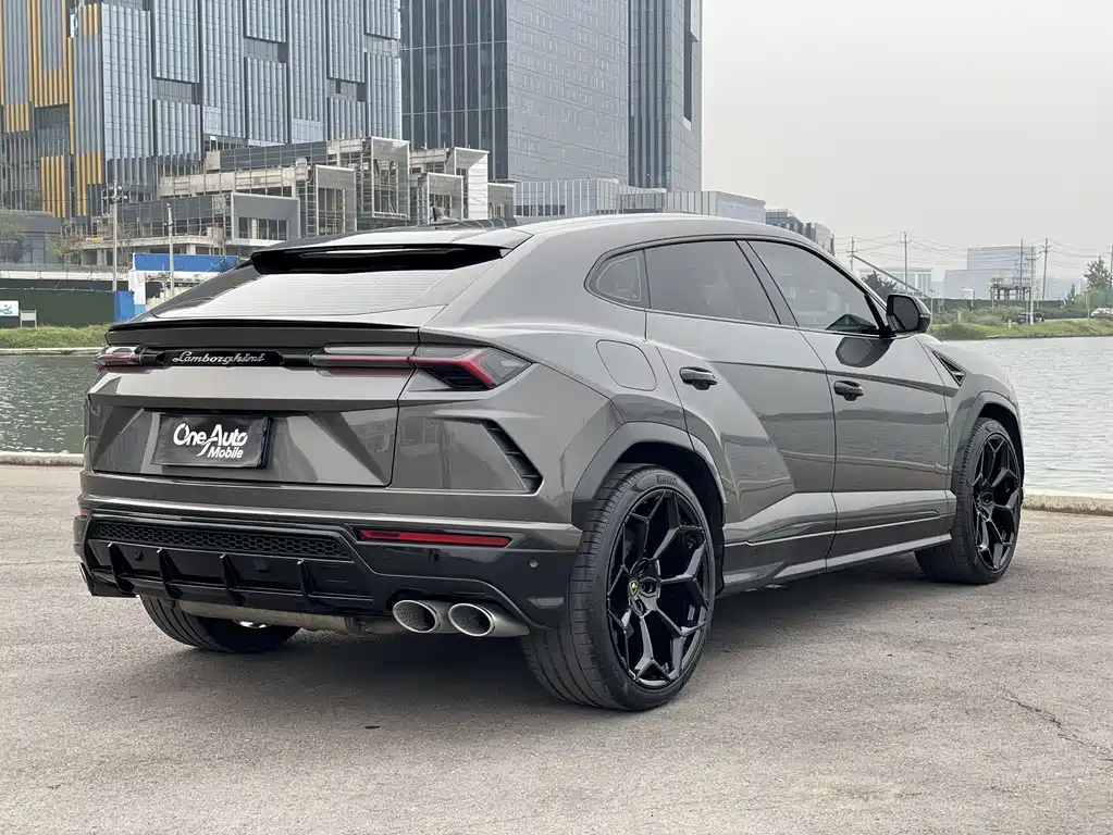 Lamborghini Urus — миниатюра 9