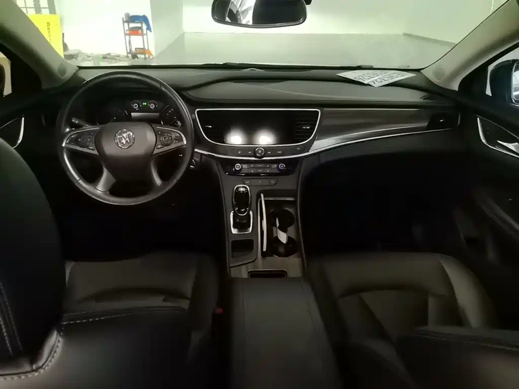 Buick LaCrosse — миниатюра 10