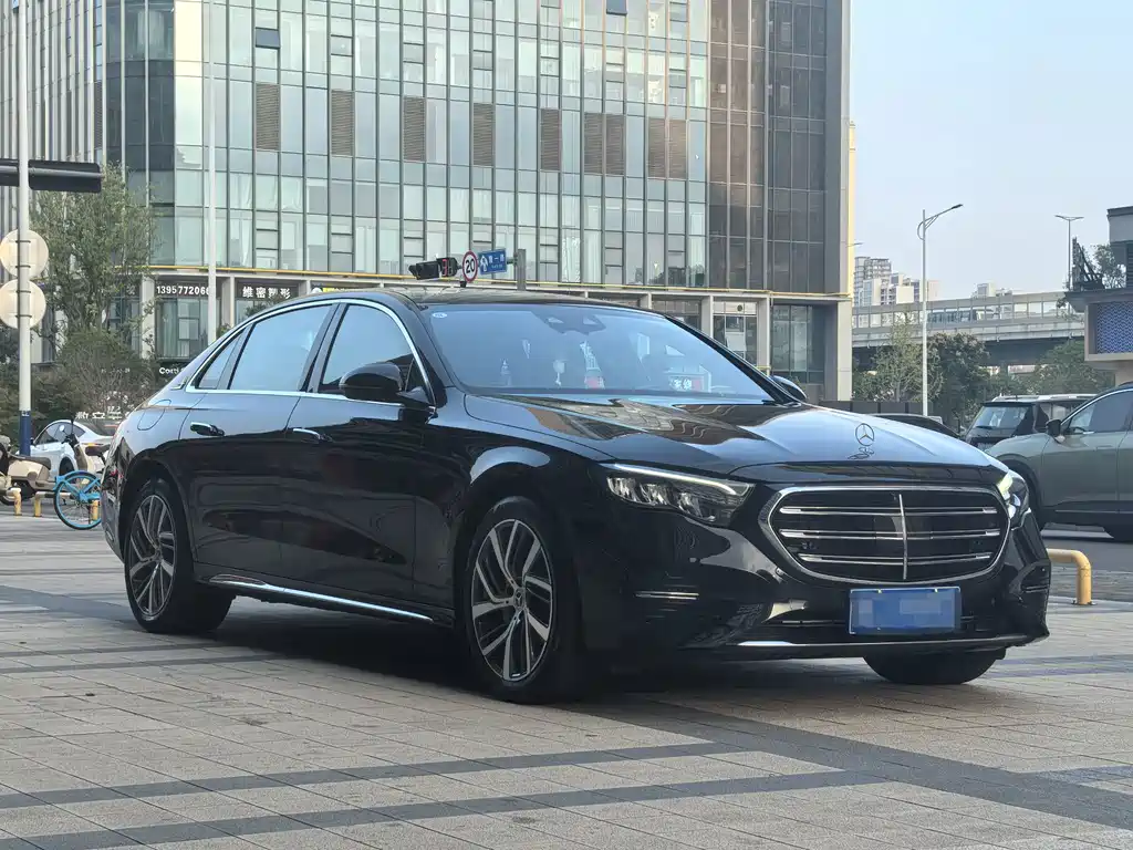 Mercedes-Benz E-Class — миниатюра 3