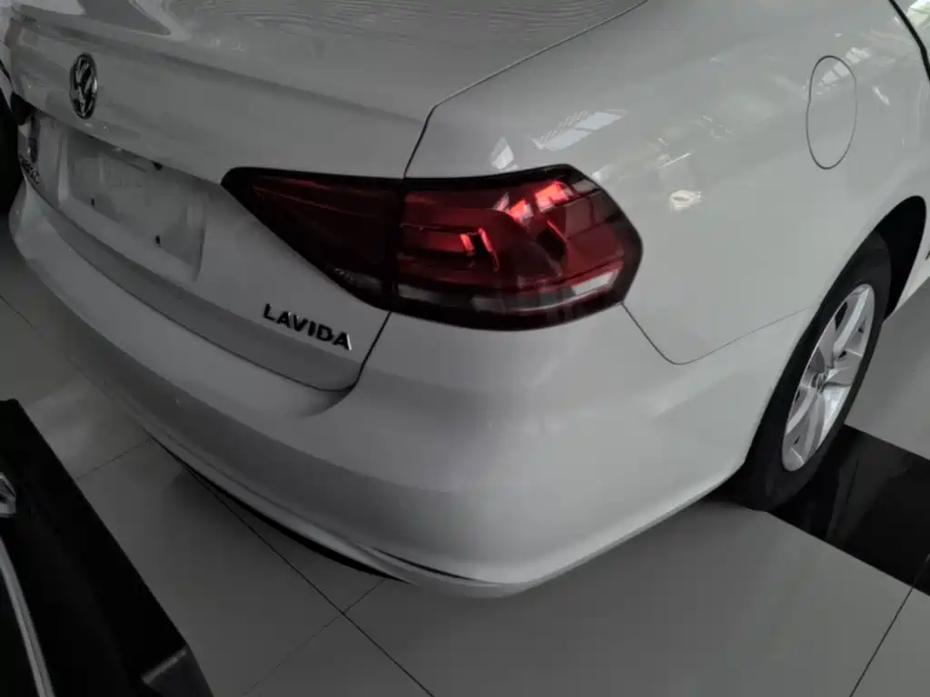 Volkswagen Lavida — миниатюра 8