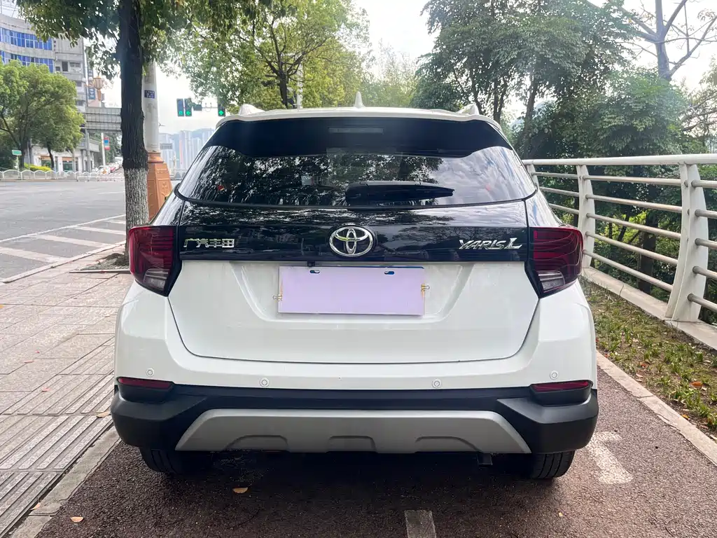 Toyota Yaris L — миниатюра 9