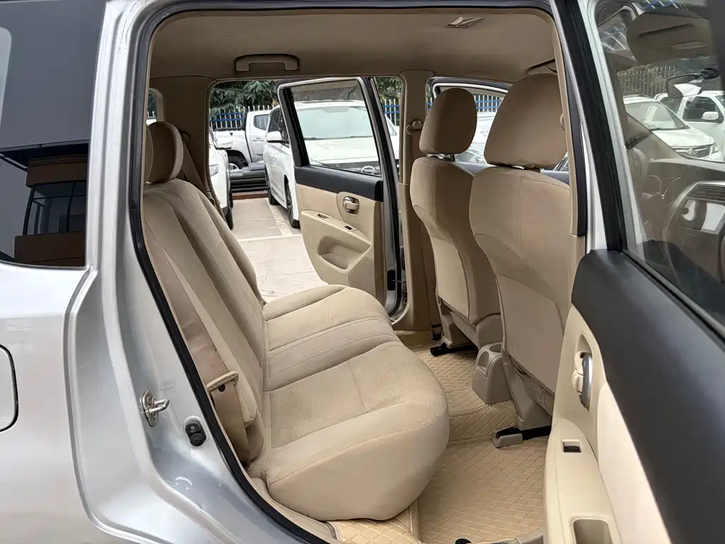 Nissan Livina — миниатюра 13