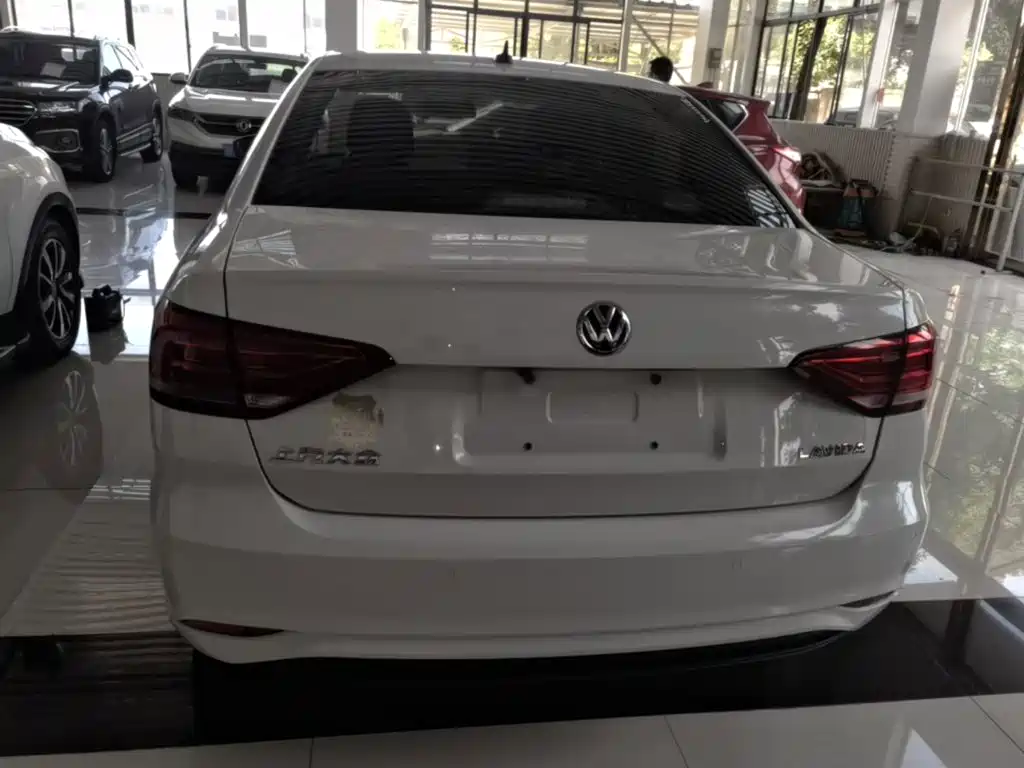 Volkswagen Lavida — миниатюра 6