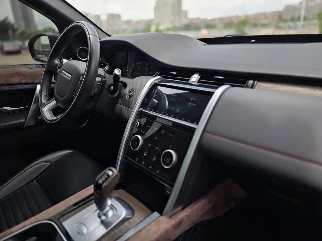 Land Rover Discovery Sport — миниатюра 8