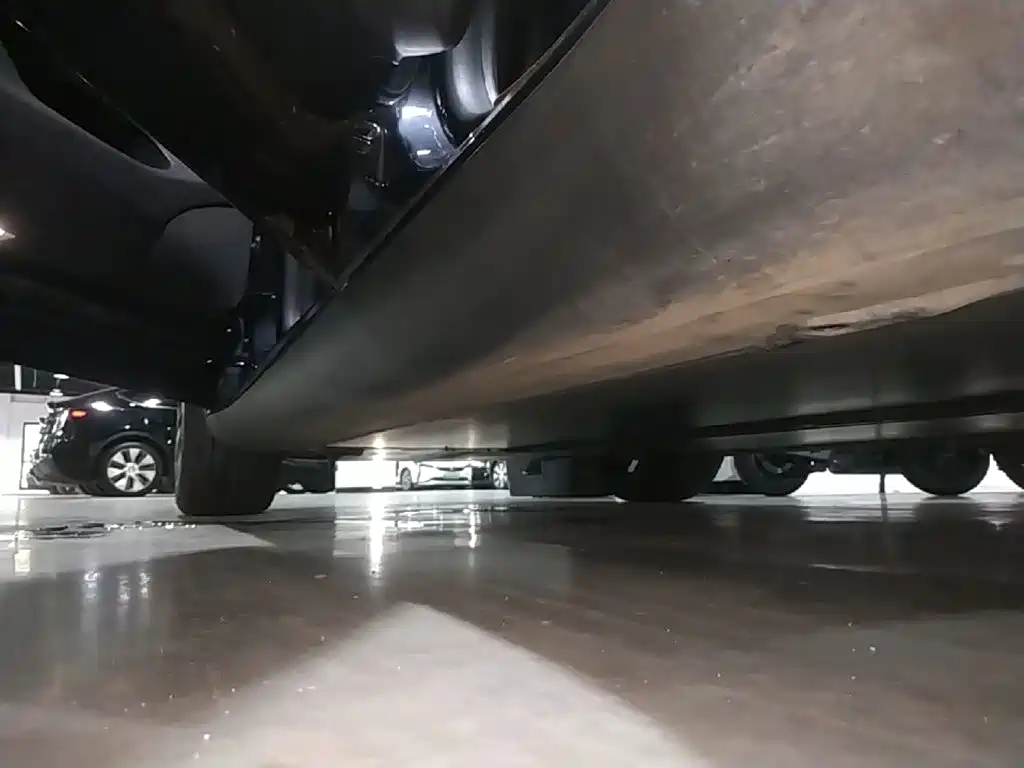 Tesla Model Y — миниатюра 22
