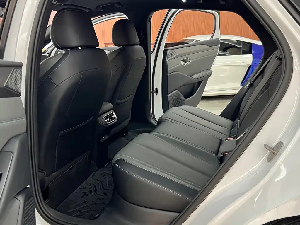 BYD Qin L — миниатюра 12
