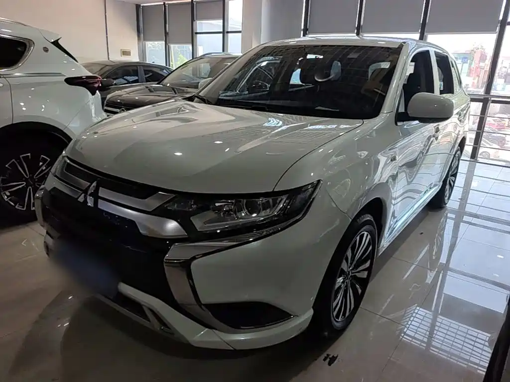 Mitsubishi Outlander — миниатюра 2