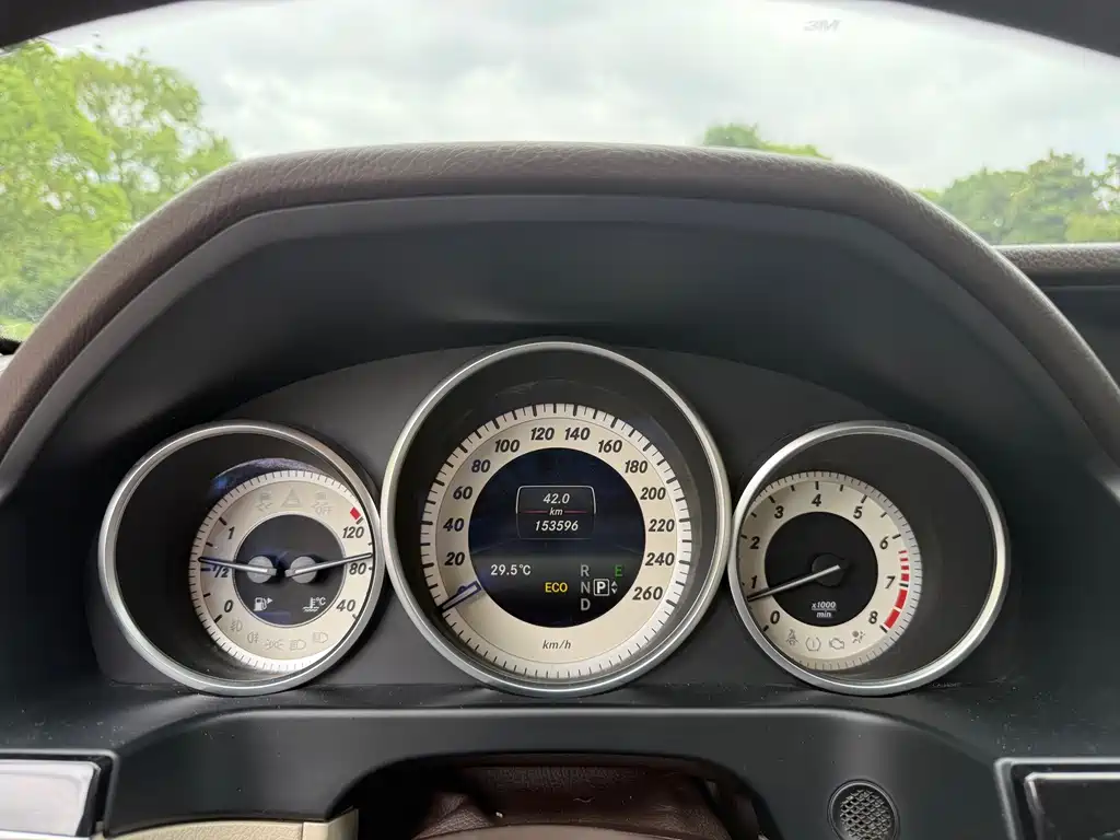 Mercedes-Benz E-Class — миниатюра 14