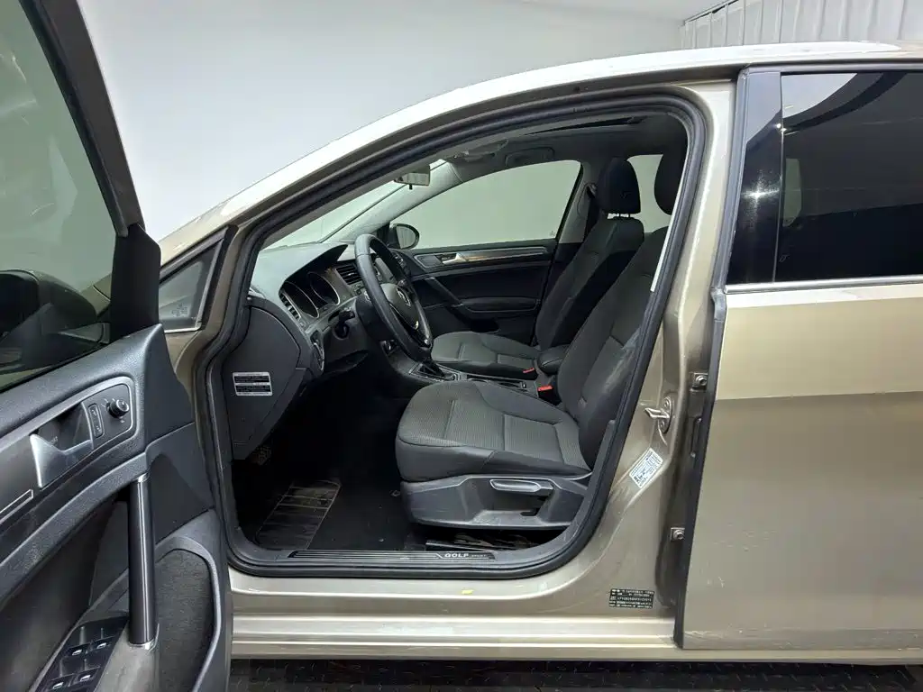 Volkswagen Golf — миниатюра 9