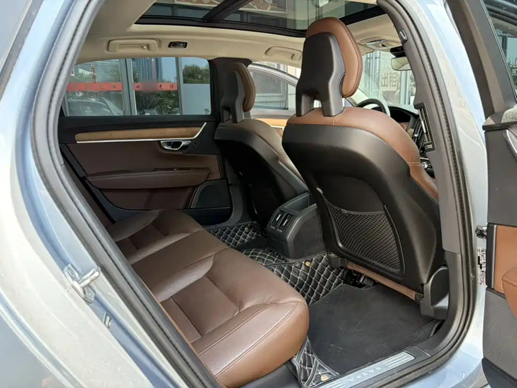 Volvo S90 — миниатюра 16