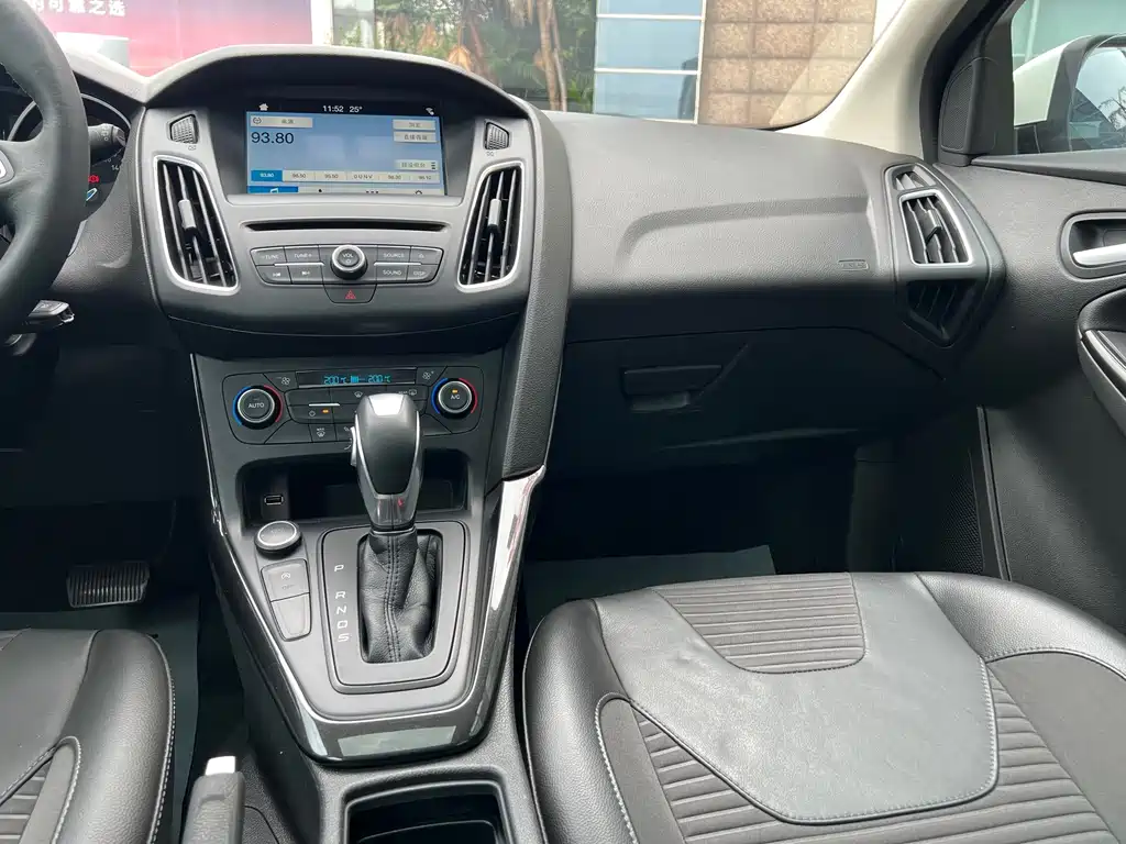 Ford Focus — миниатюра 16