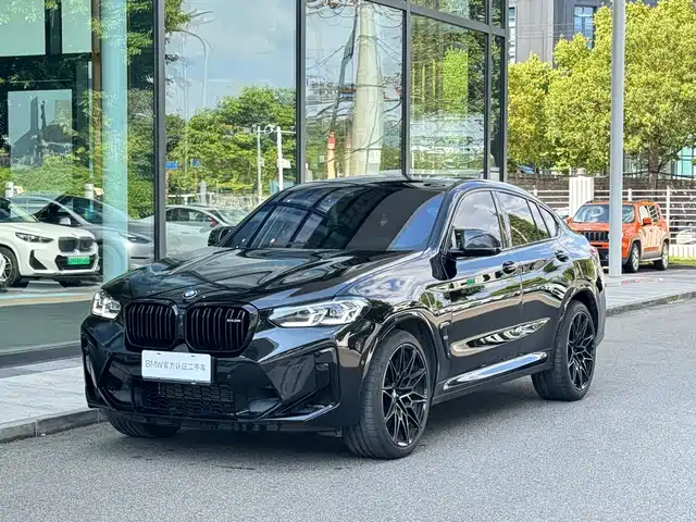 2025 BMW X4 M