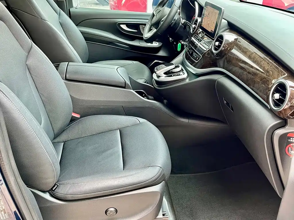 Mercedes-Benz V-Class — миниатюра 12