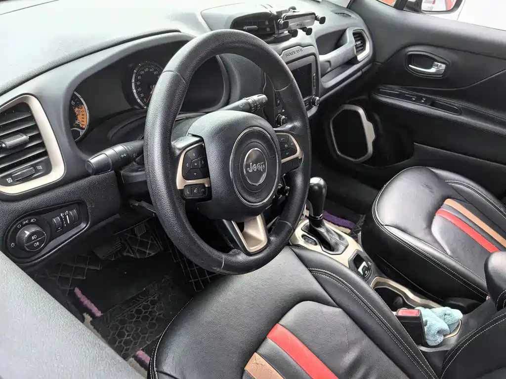 Jeep Renegade — миниатюра 4
