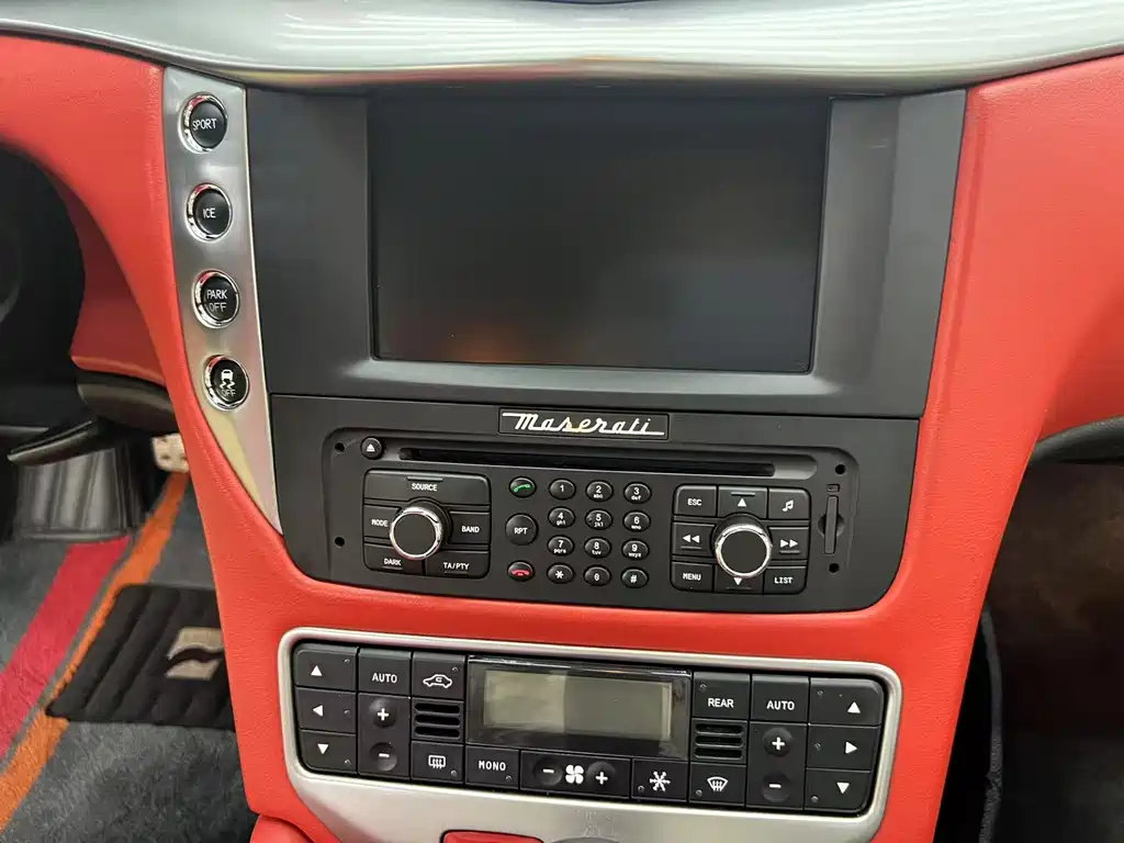 Maserati GranTurismo — миниатюра 14