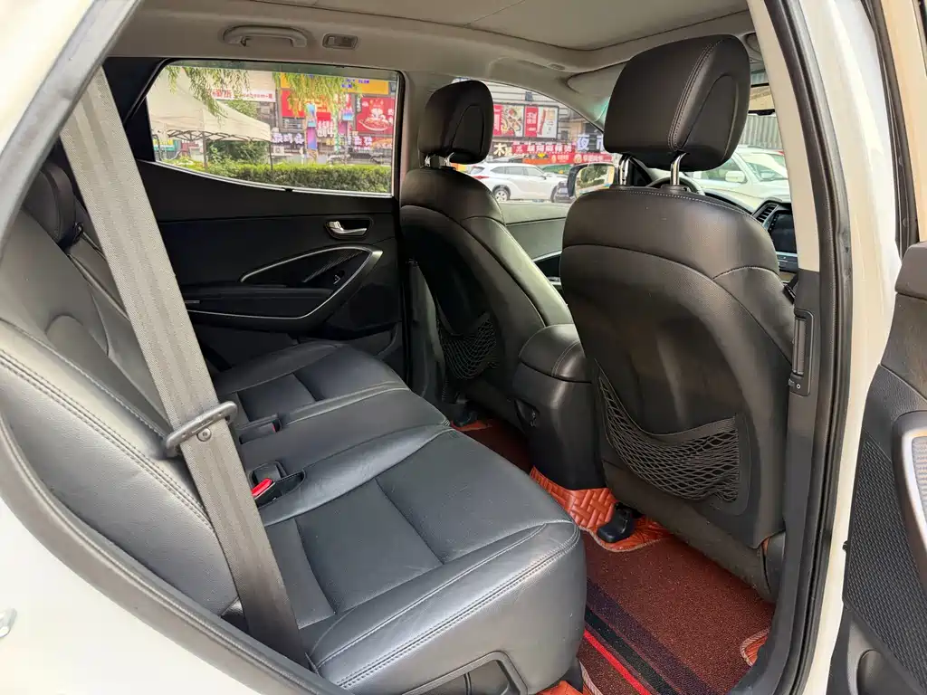 Hyundai Santa Fe — миниатюра 11