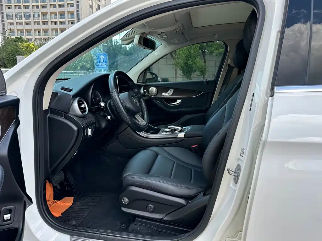 Mercedes-Benz GLC 2018 GLC 300 4MATIC