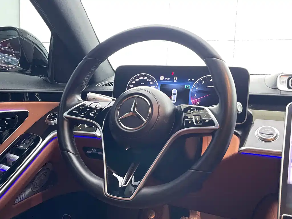 Mercedes-Benz S-Class — миниатюра 11
