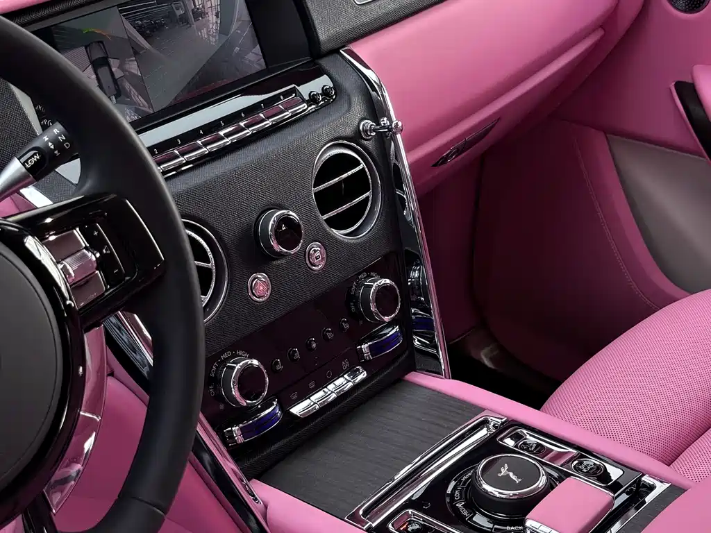 Rolls-Royce Cullinan — миниатюра 25