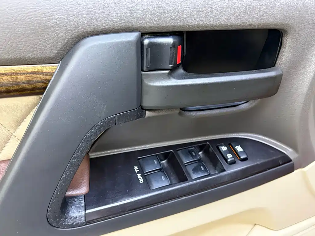 Toyota Land Cruiser — миниатюра 13