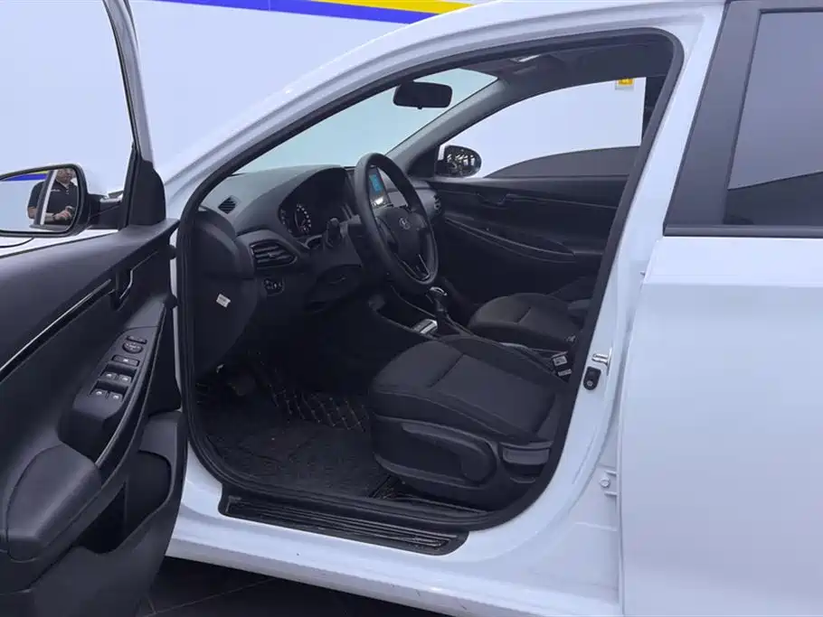 Hyundai Elantra 2020 1.6L AT GL