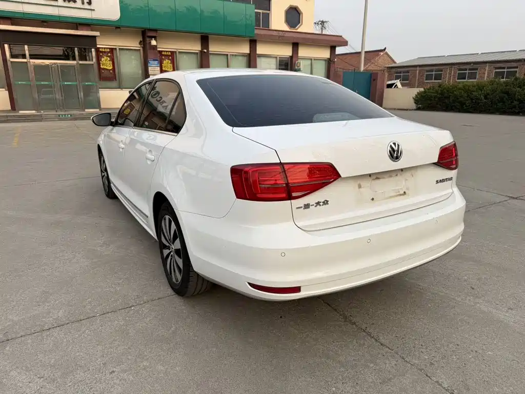 Volkswagen Sagitar 2018 1.6L AT Comfort