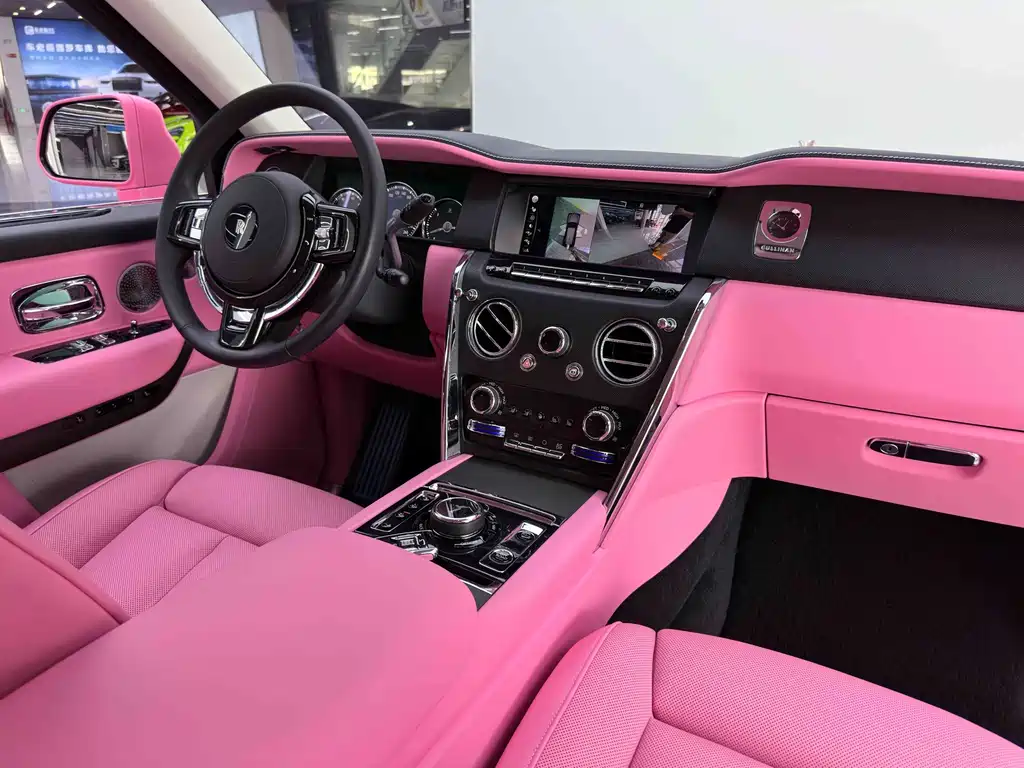 Rolls-Royce Cullinan — миниатюра 16