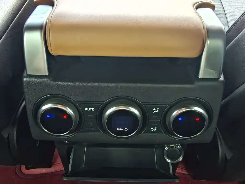 Land Rover Discovery — миниатюра 13