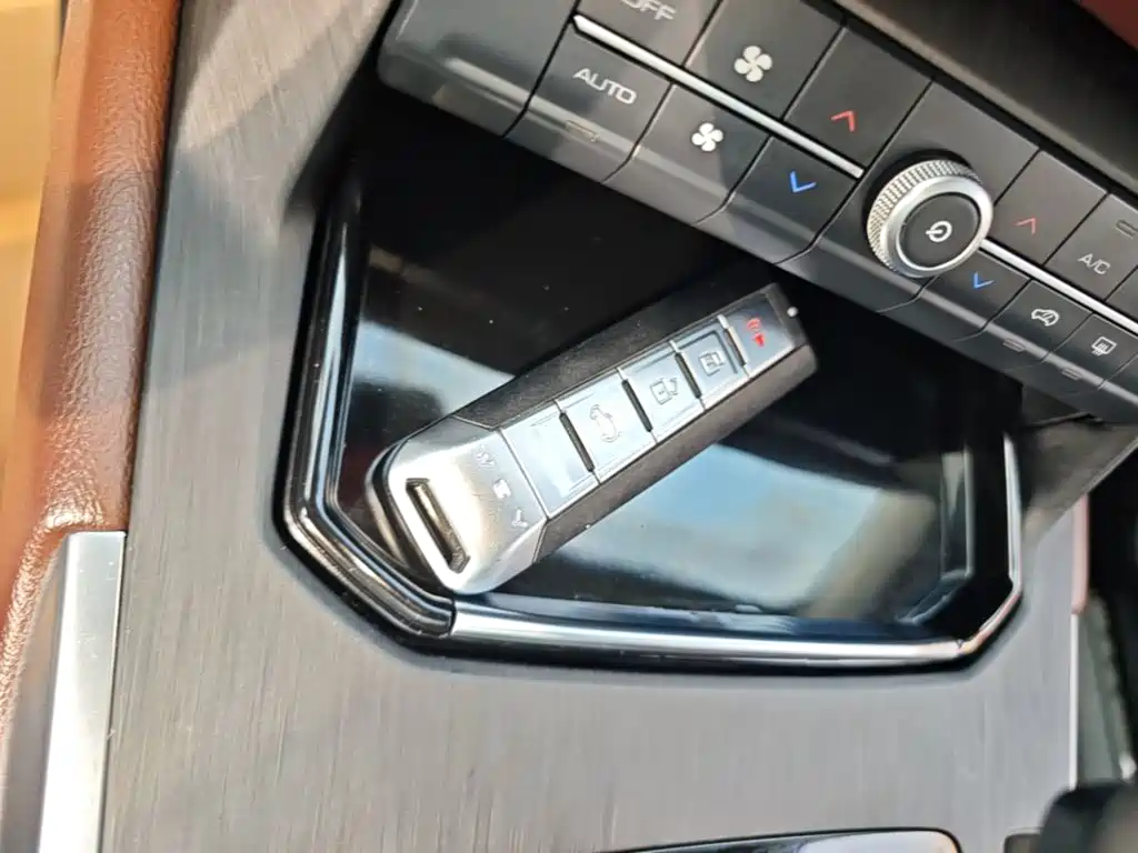 Wey Wey VV5 — миниатюра 9