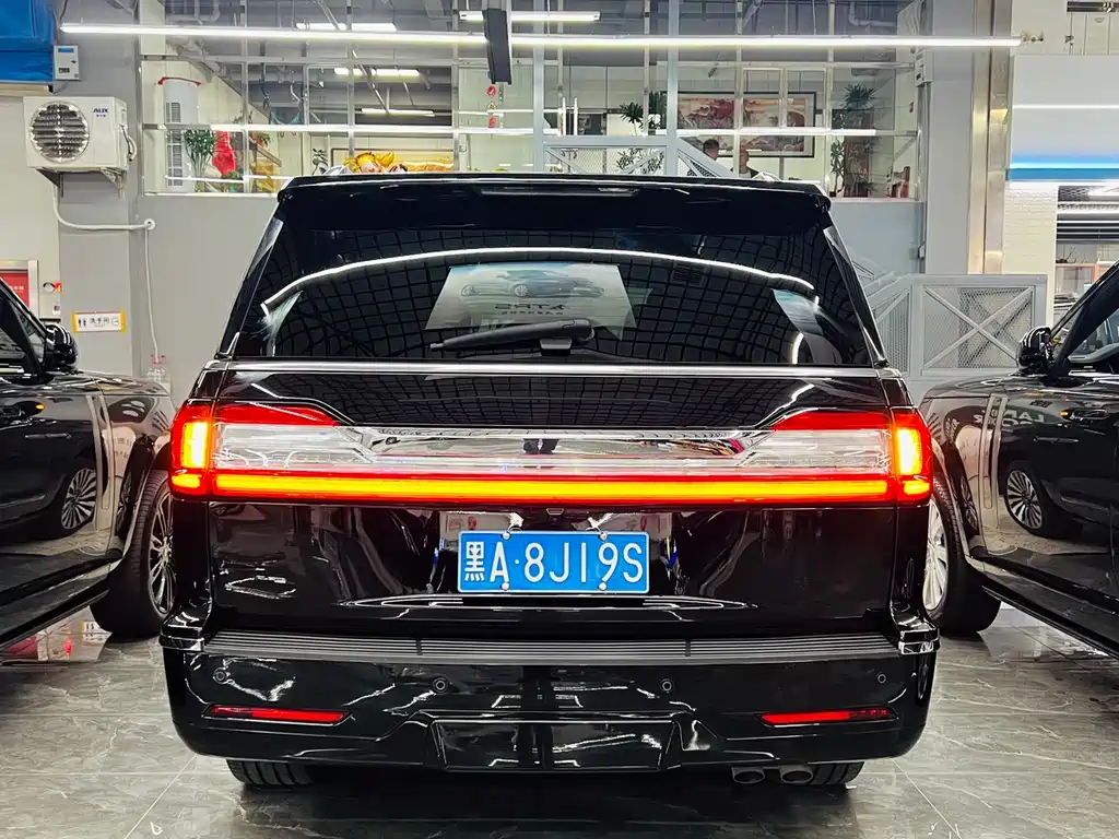 Lincoln Navigator — миниатюра 19