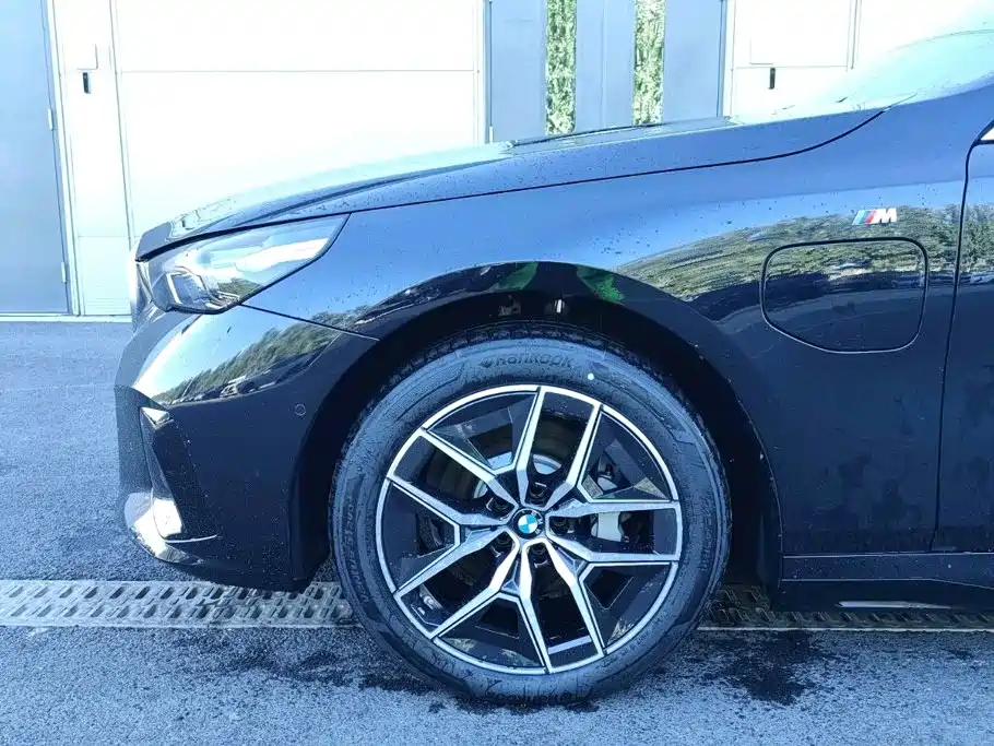 BMW i5 — миниатюра 8