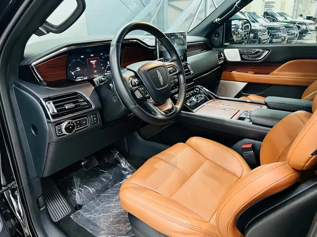 Lincoln Navigator — миниатюра 10