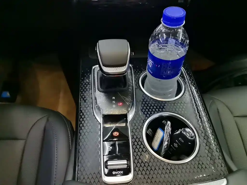Hongqi Hongqi HS3 PHEV — миниатюра 14