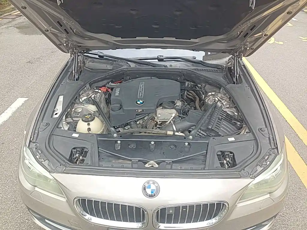 BMW 5 Series — миниатюра 20