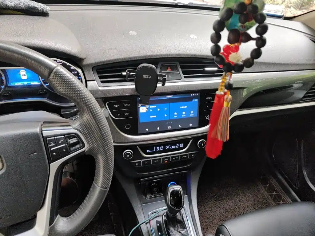 Geely Emgrand — миниатюра 10