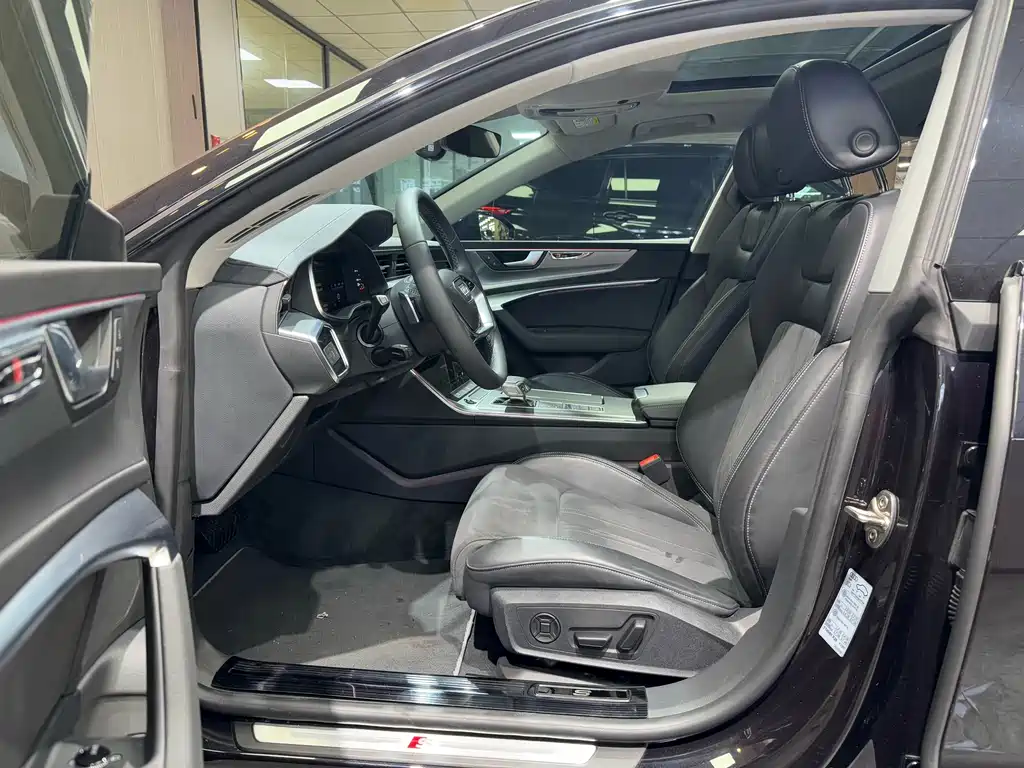 Audi A7L 2024 45TFSI S-line