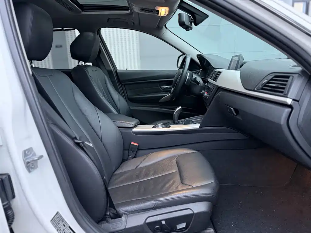 BMW 3 Series — миниатюра 6
