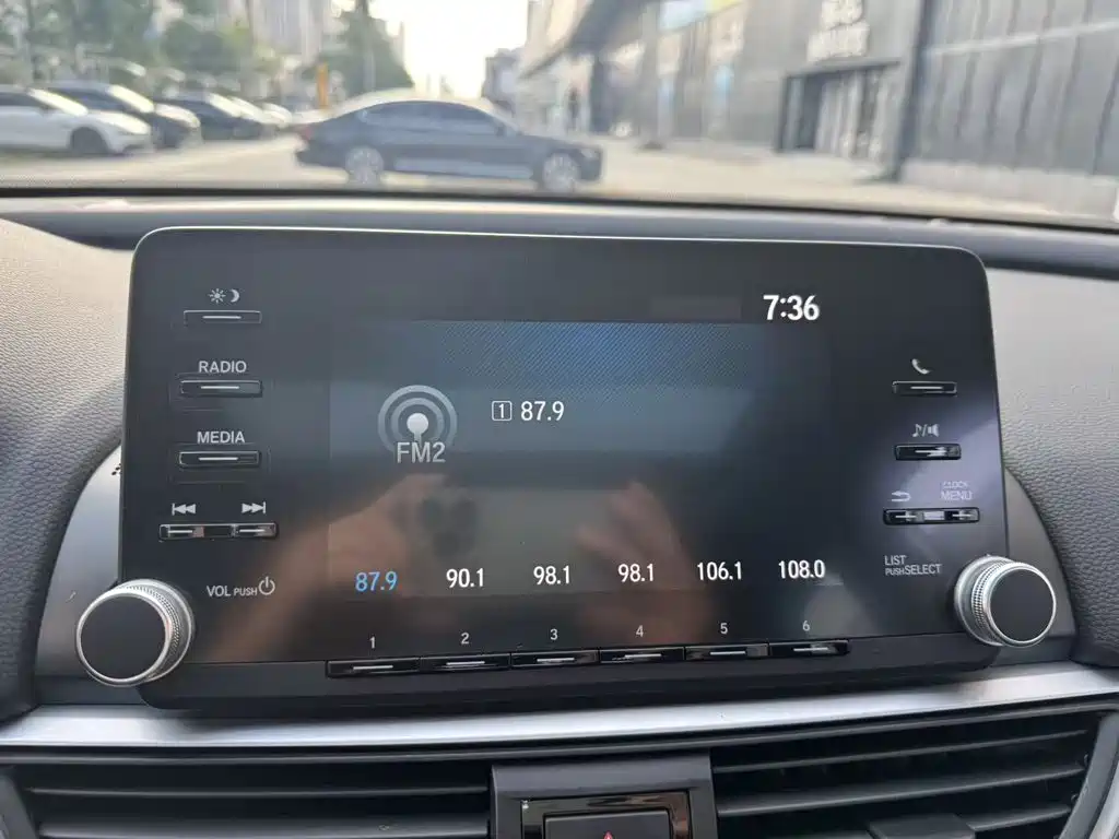 Honda Accord — миниатюра 17