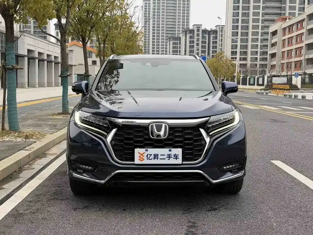 HONDA UR V