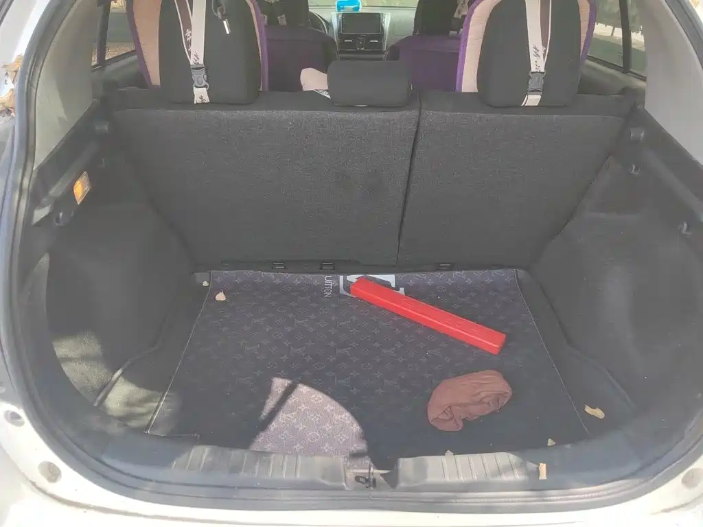 Toyota Yaris L — миниатюра 10