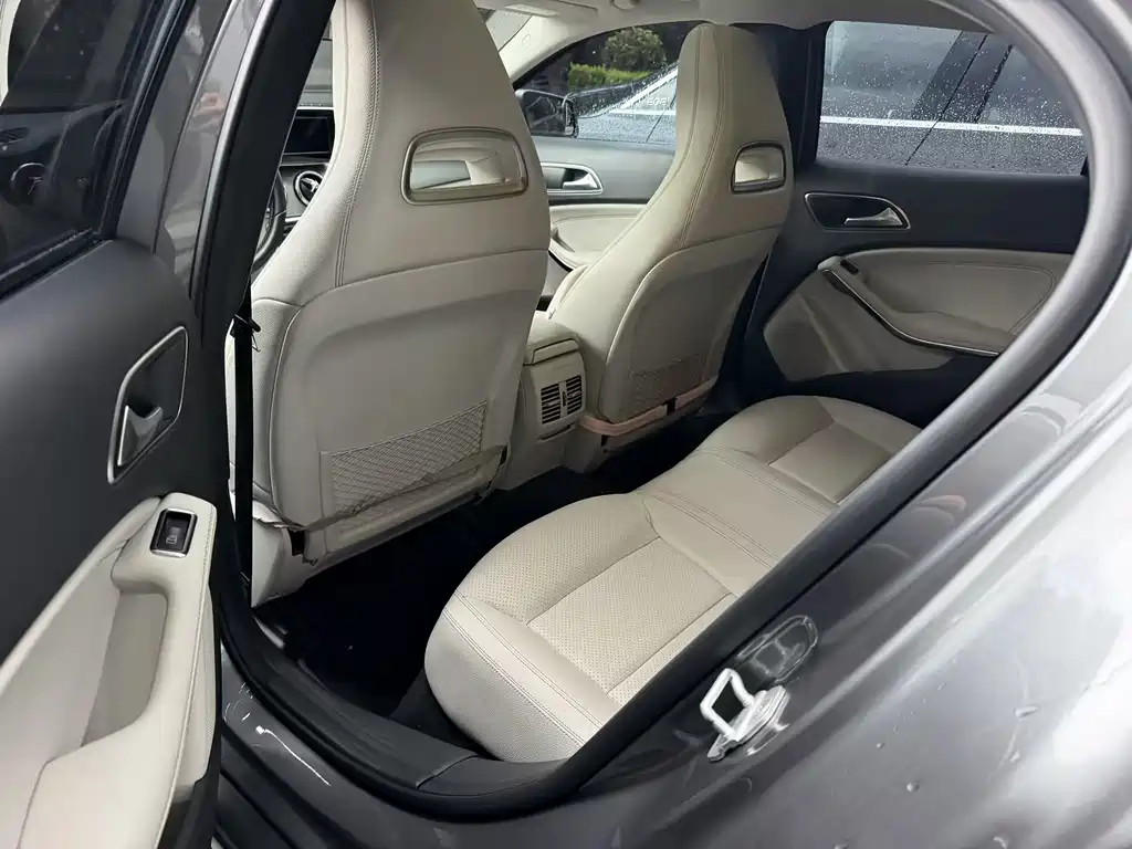 Mercedes-Benz GLA — миниатюра 10