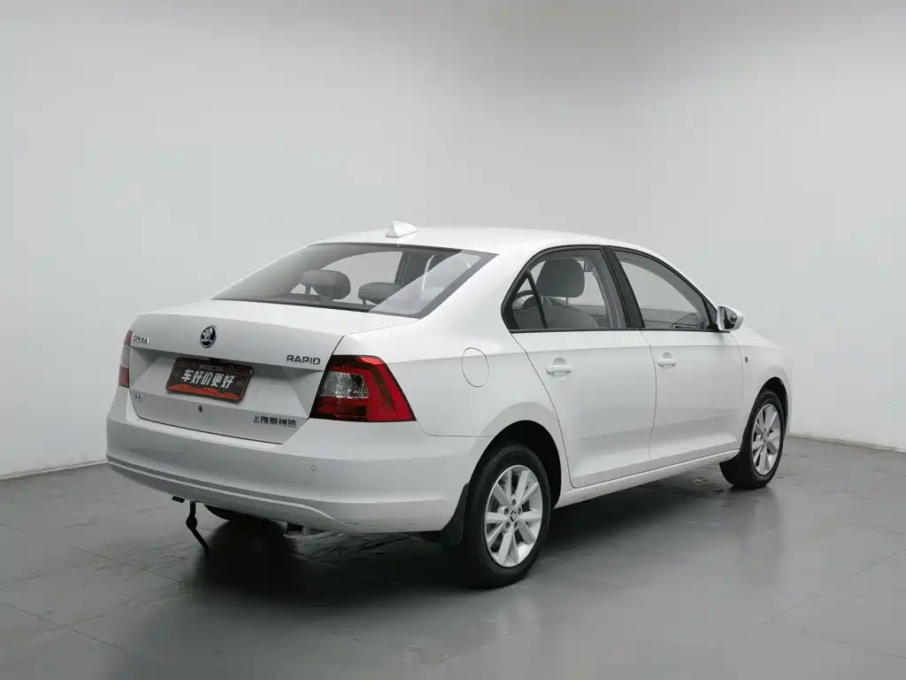 Skoda Rapid — миниатюра 2
