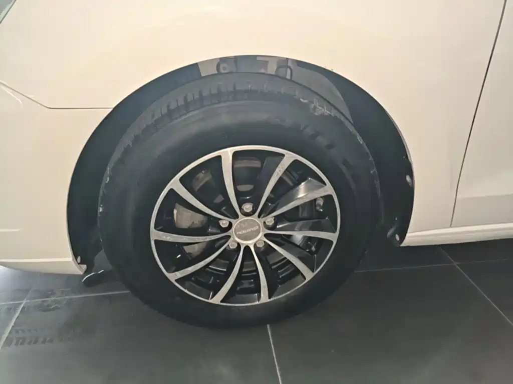 Volkswagen Jetta — миниатюра 23