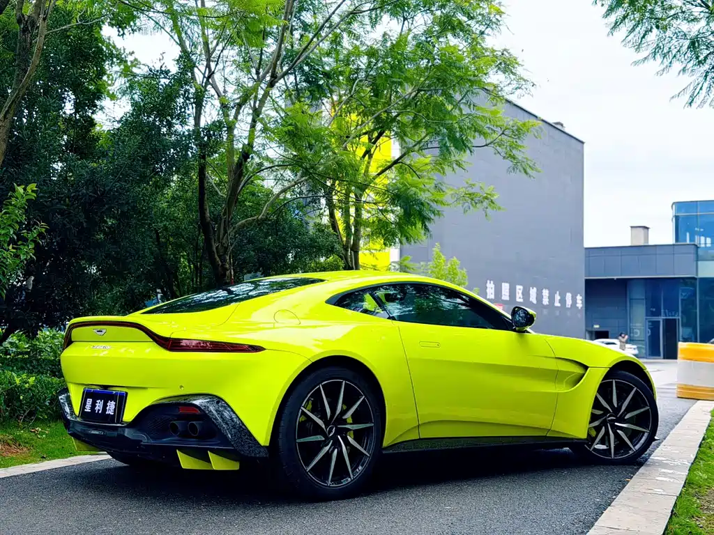 Aston Martin V8 Vantage — миниатюра 6