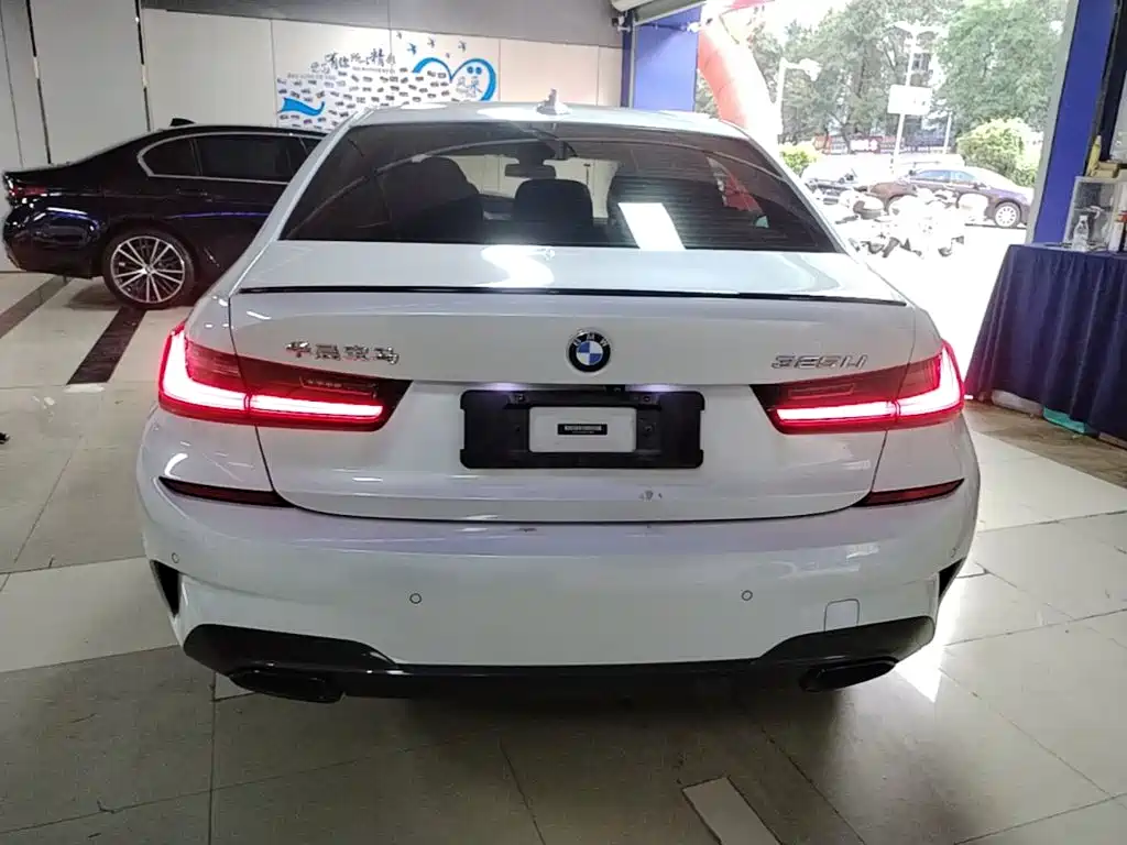 BMW 3 Series — миниатюра 6