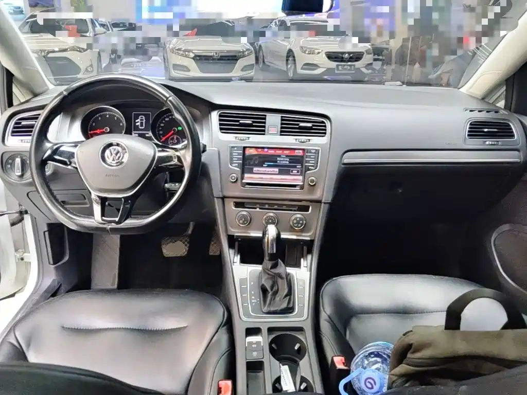 Volkswagen Golf — миниатюра 10