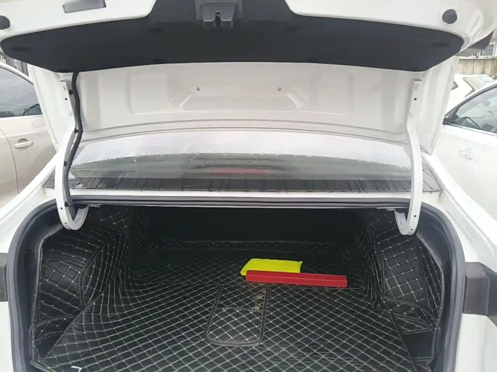 Roewe i5 — миниатюра 19