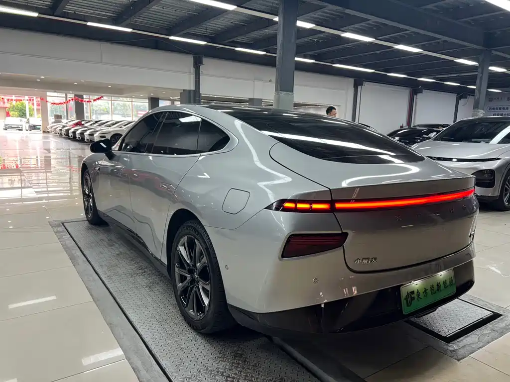 XPeng P7 — миниатюра 4