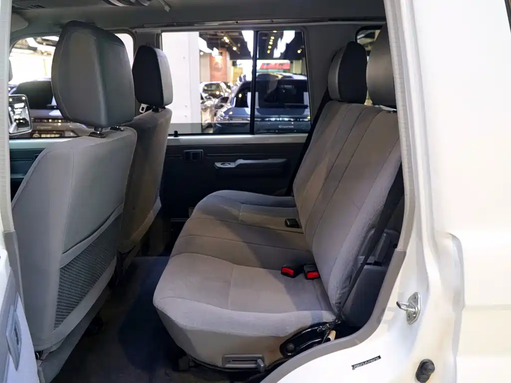 Toyota Land Cruiser 2019 4.0L MT